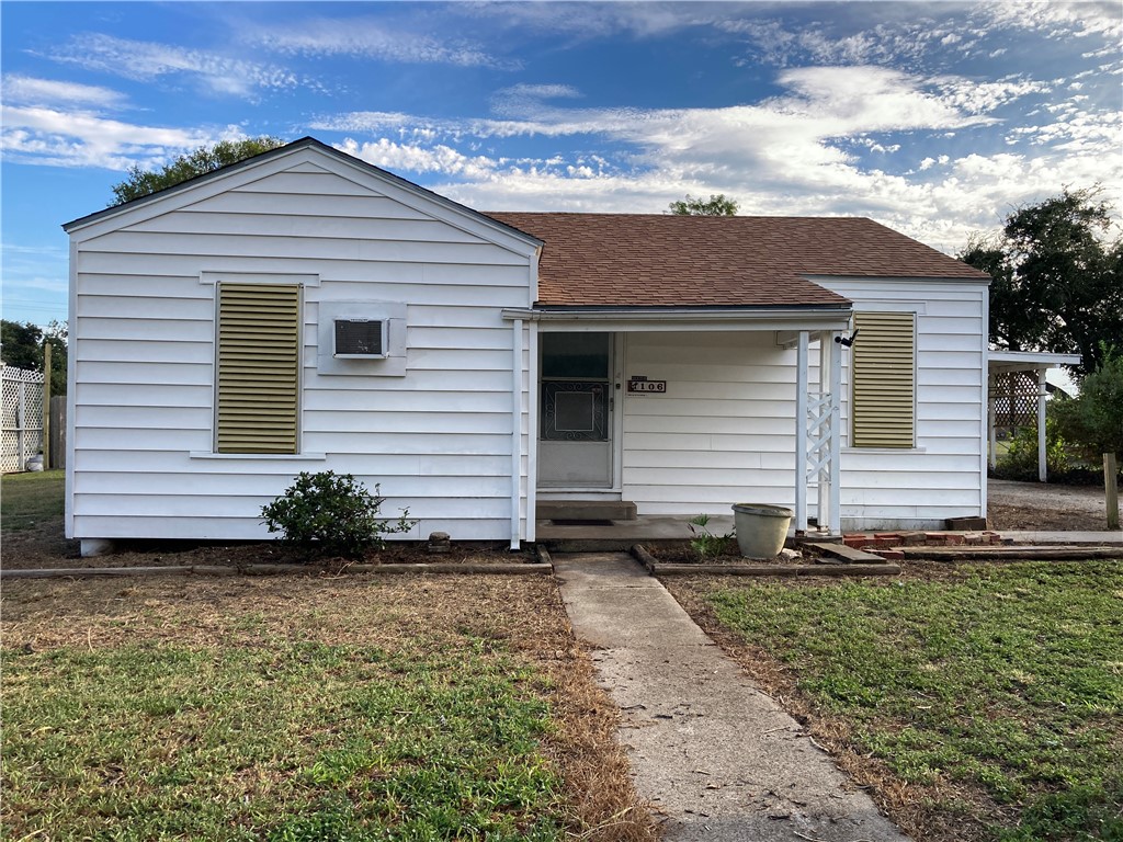 106 W 6th Street Bishop TX 78343