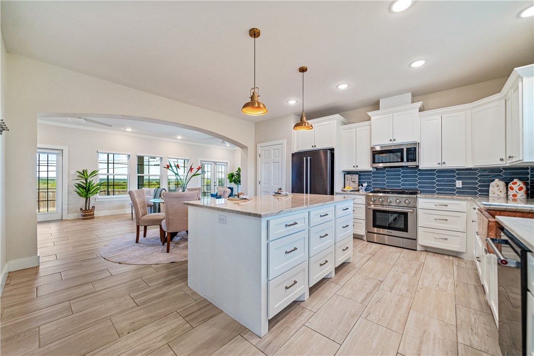 6081 Ennis Joslin Corpus Christi TX 78412