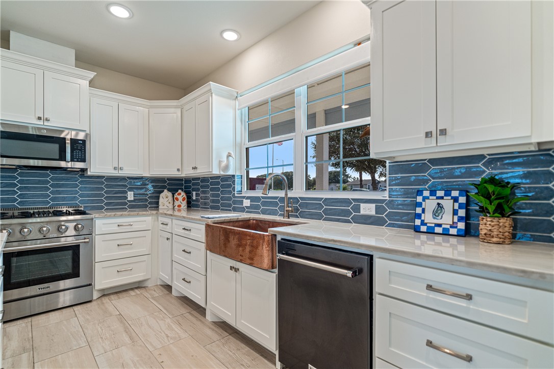 6081 Ennis Joslin Corpus Christi TX 78412