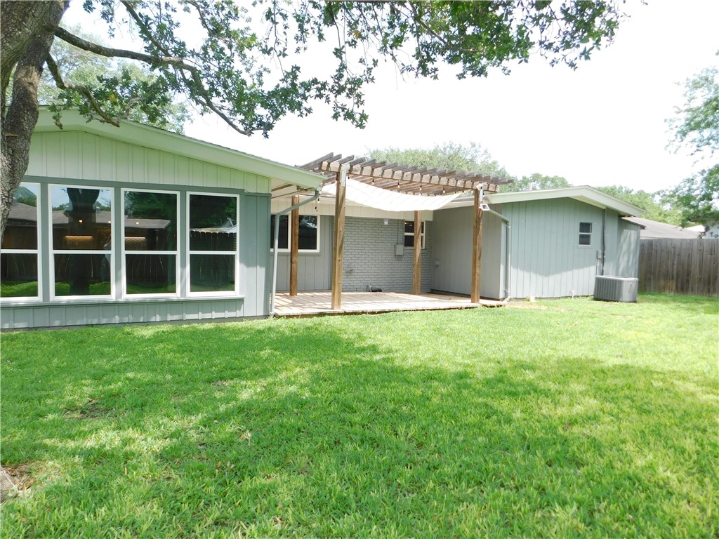 613 Driftwood Place Corpus Christi TX 78411