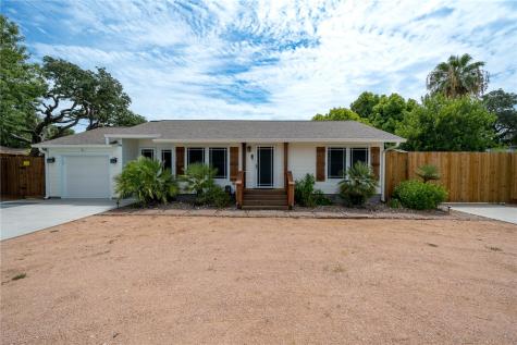 202 S 7th Street Rockport TX 78382