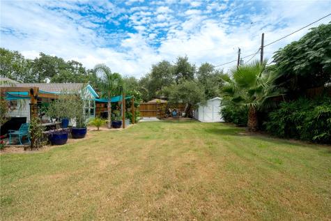 202 S 7th Street Rockport TX 78382