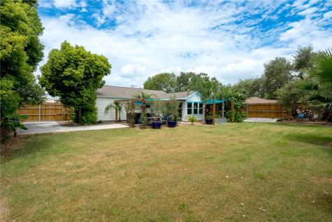 202 S 7th Street Rockport TX 78382