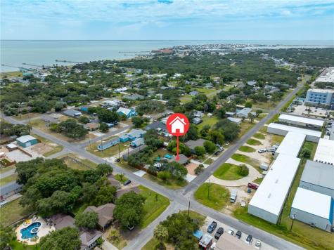 202 S 7th Street Rockport TX 78382
