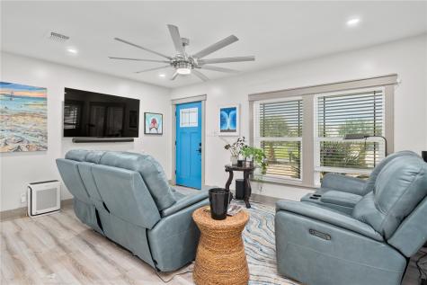 202 S 7th Street Rockport TX 78382