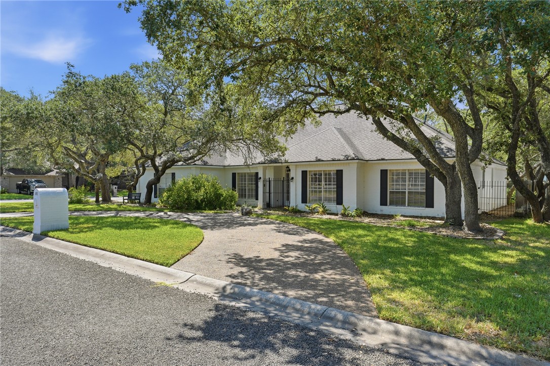 101 Peachtree Drive Rockport TX 78382