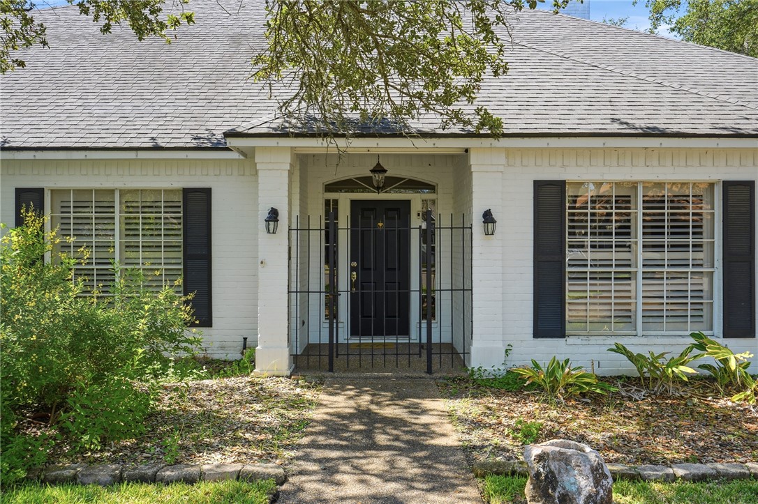 101 Peachtree Drive Rockport TX 78382