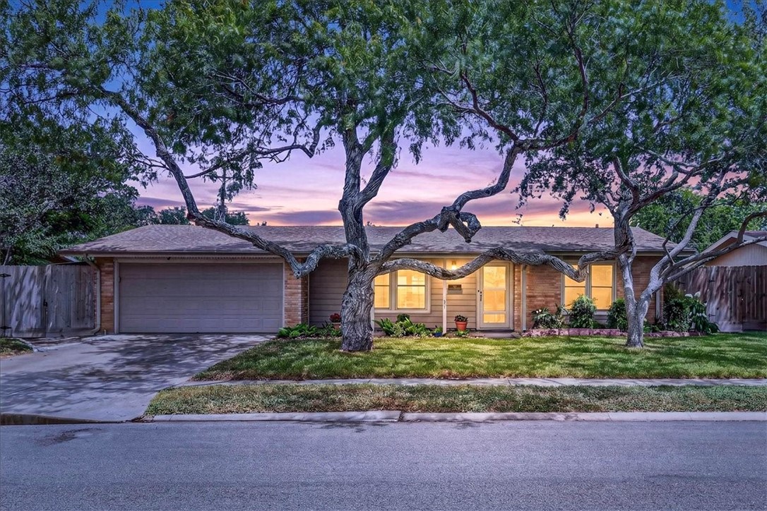 946 Carmel Parkway Corpus Christi TX 78411