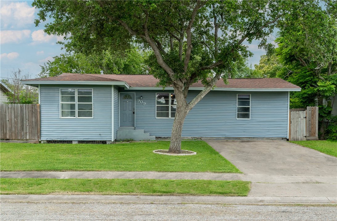 909 Clare Drive Corpus Christi TX 78412