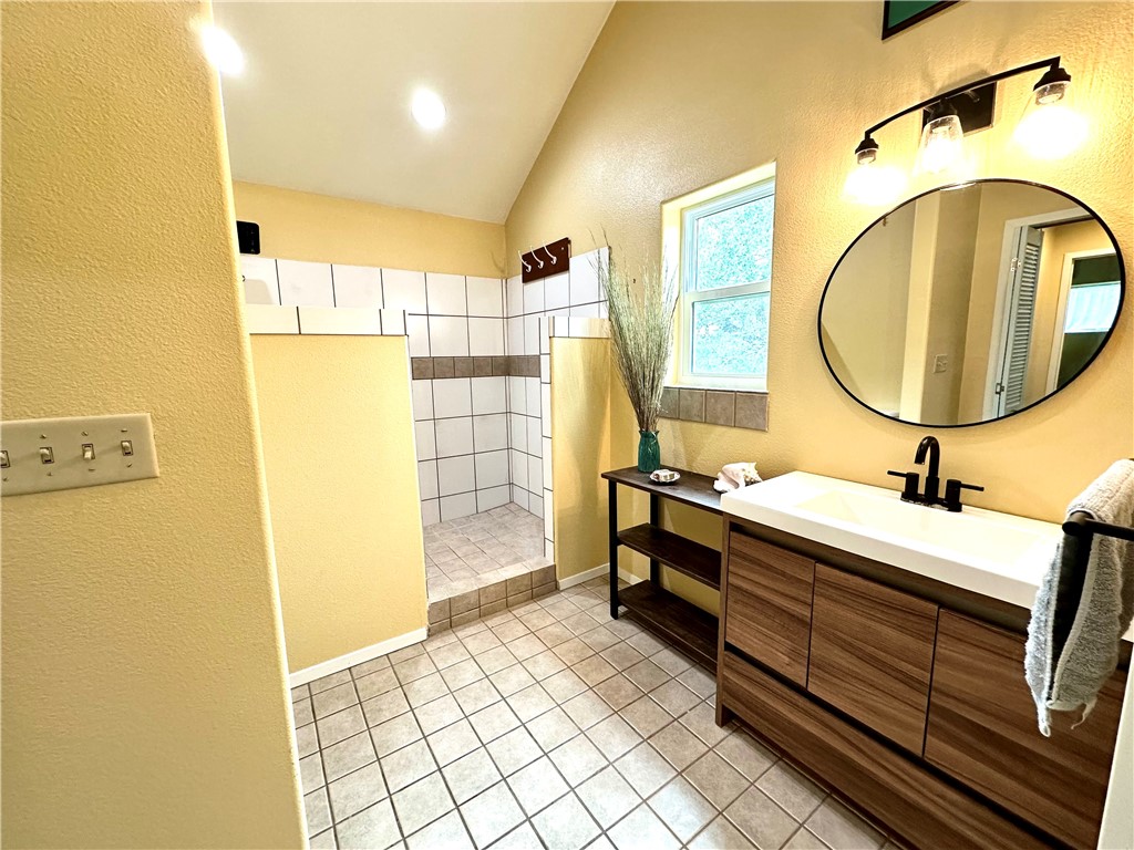 24 Twelfth St. (Lamar) Rockport TX 78382