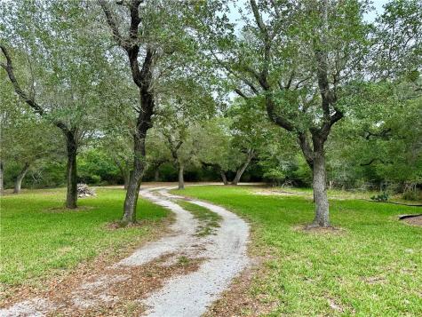 24 Twelfth St. (Lamar) Rockport TX 78382