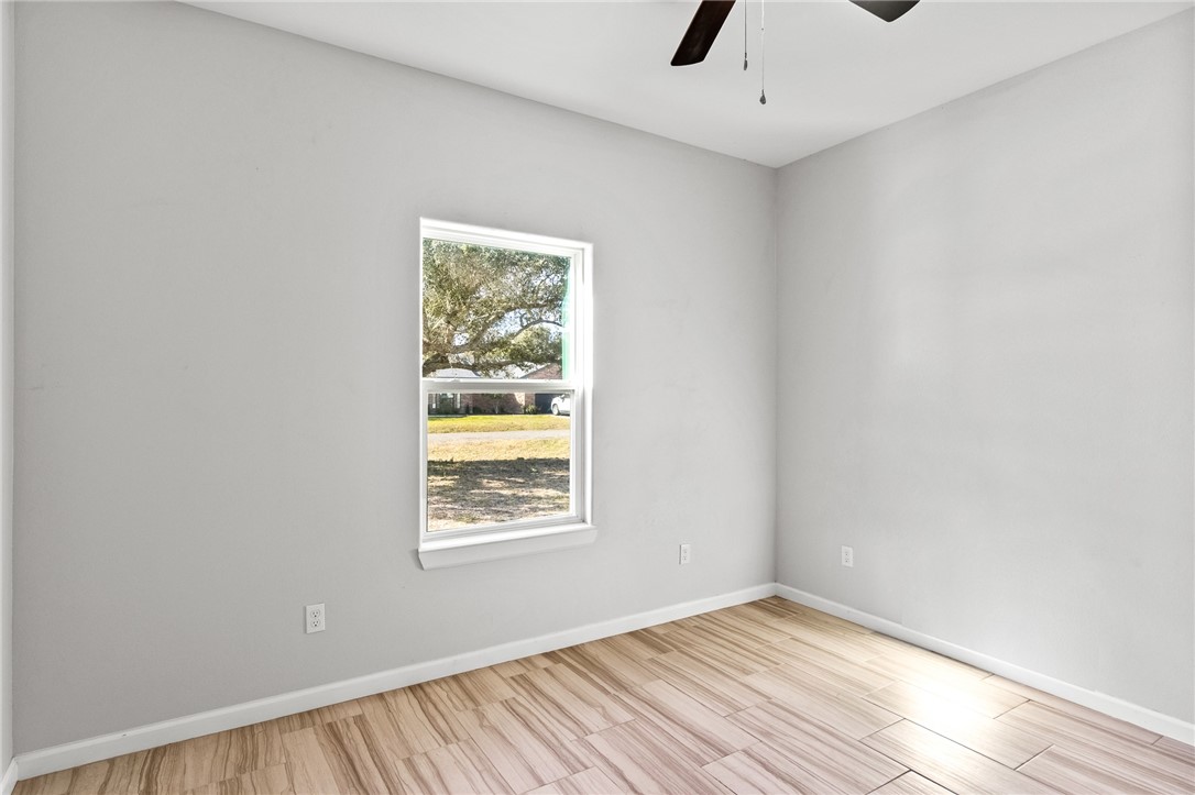 930 Redwood Avenue Rockport TX 78382