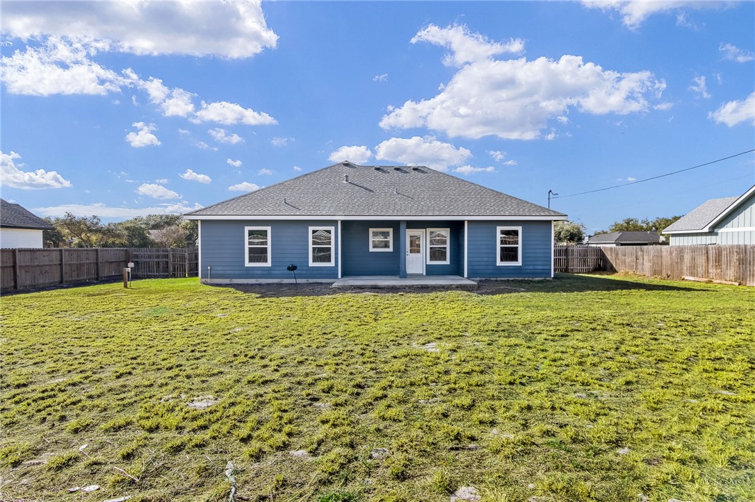 930 Redwood Avenue Rockport TX 78382