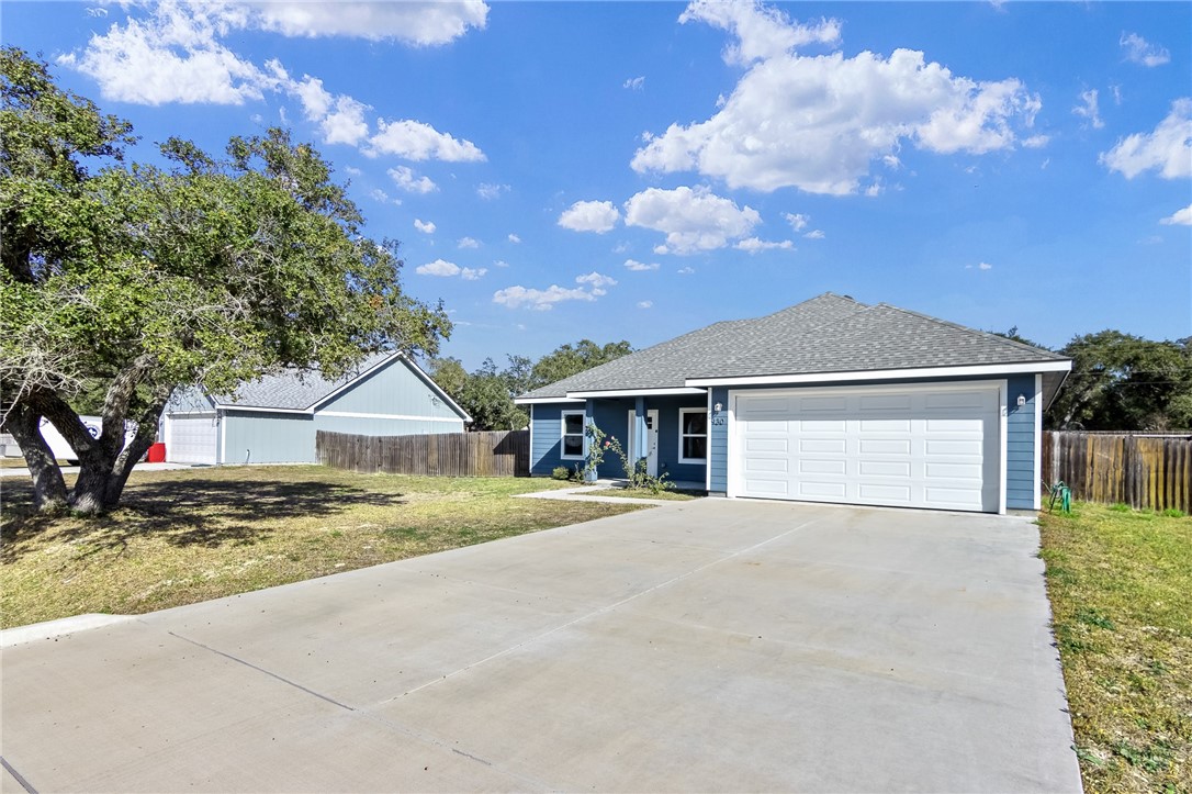 930 Redwood Avenue Rockport TX 78382