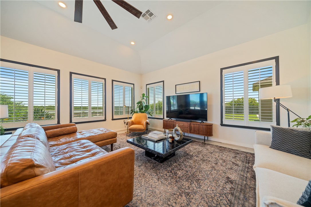 6305 Legacy Corpus Christi TX 78414