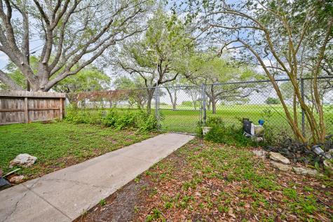 638 Retama Avenue Taft TX 78390