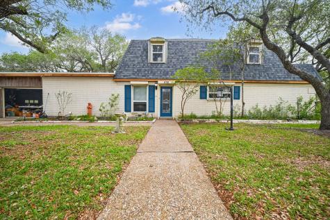 638 Retama Avenue Taft TX 78390