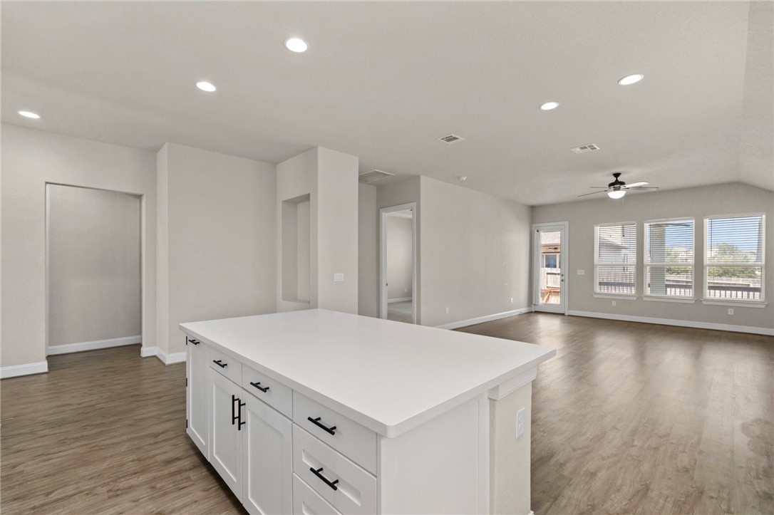 6533 Crockett Schertz TX 78108