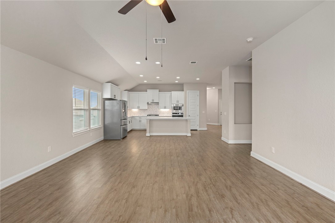 6533 Crockett Schertz TX 78108