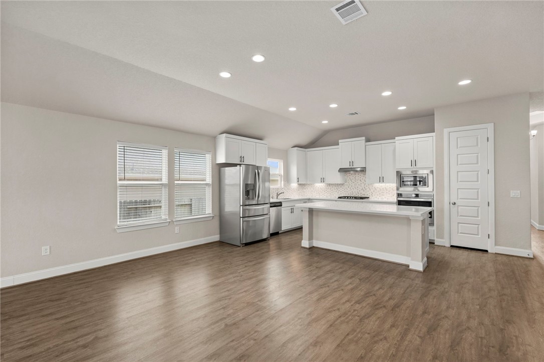 6533 Crockett Schertz TX 78108