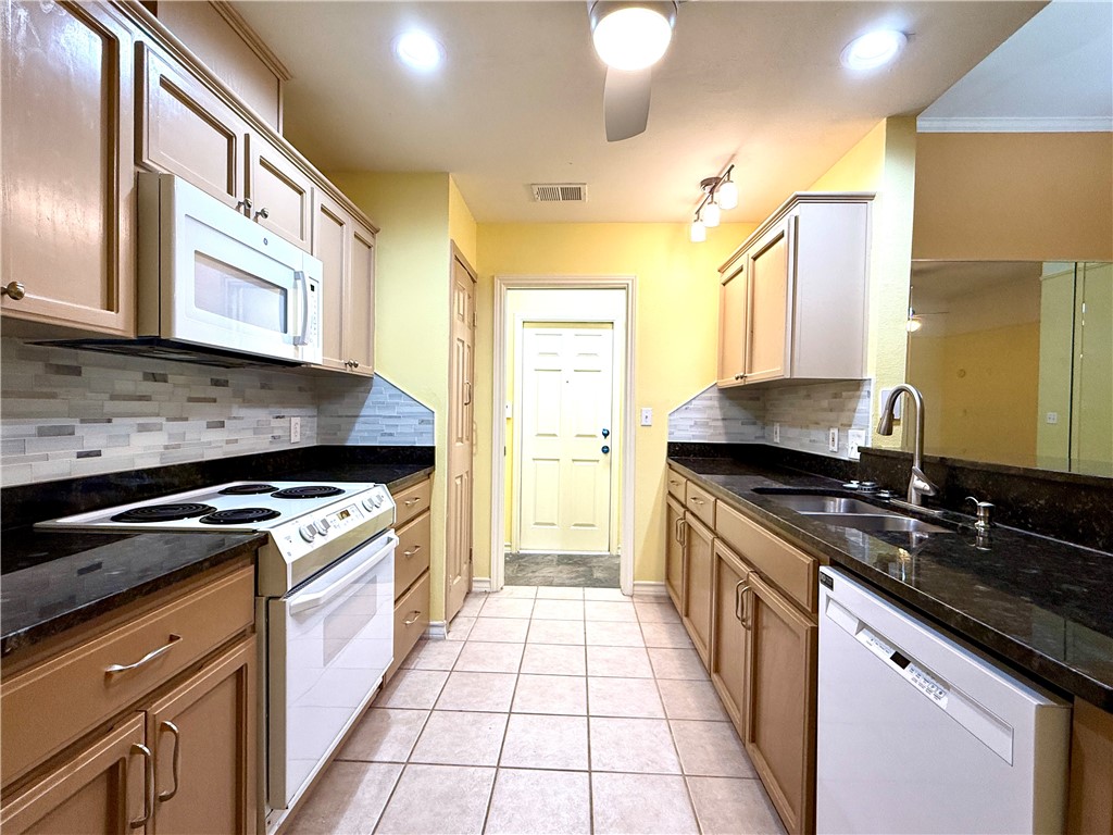 6653 Downing Street 5 Corpus Christi TX 78414