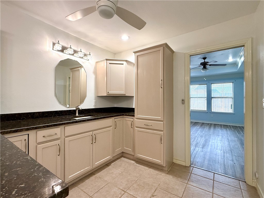 6653 Downing Street 5 Corpus Christi TX 78414
