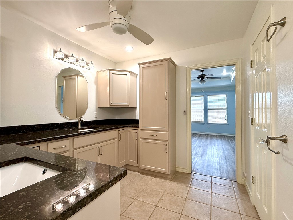 6653 Downing Street 5 Corpus Christi TX 78414