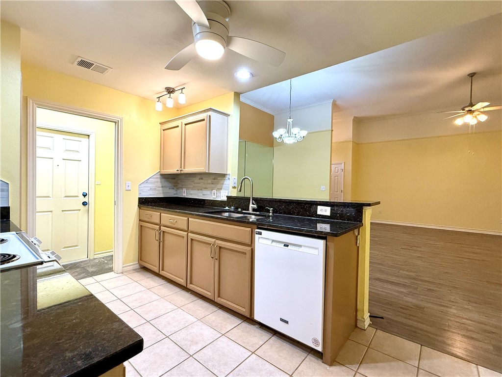 6653 Downing Street 5 Corpus Christi TX 78414