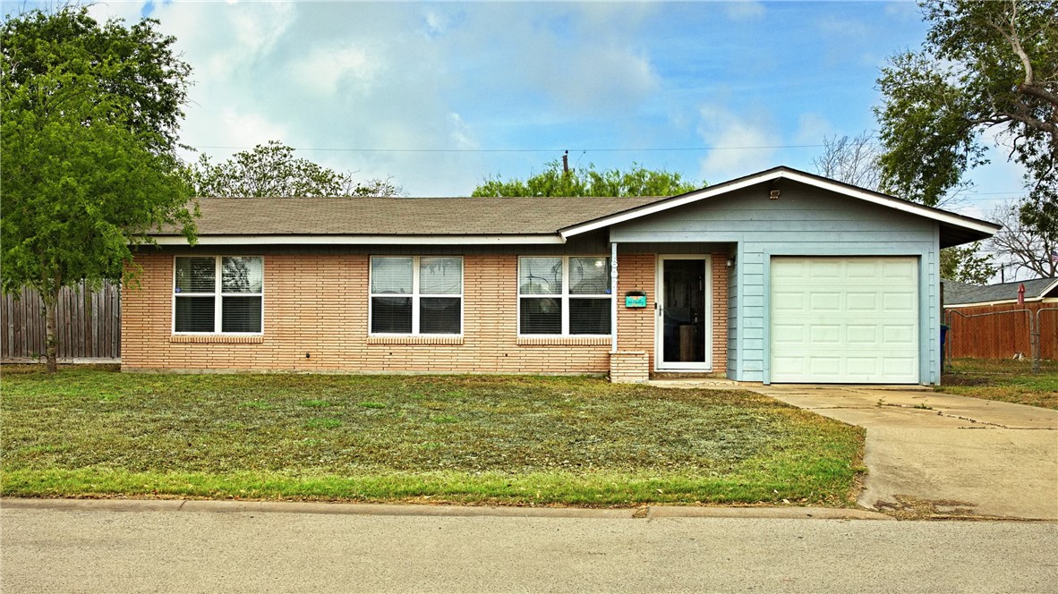1607 Crosby Street Portland TX 78374