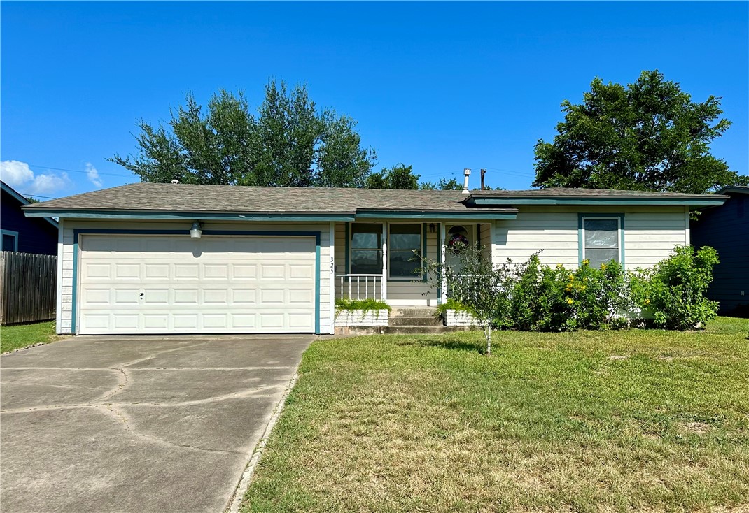 325 S Chiltipin Street Sinton TX 78387