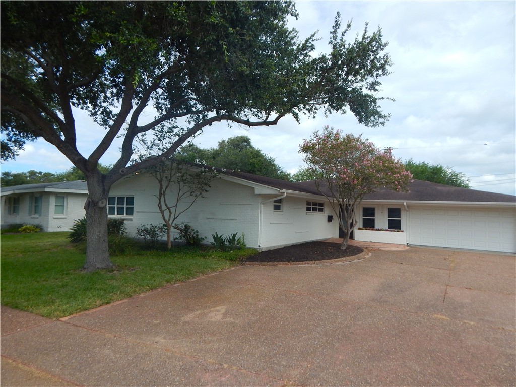 302 Dolphin Place Corpus Christi TX 78411