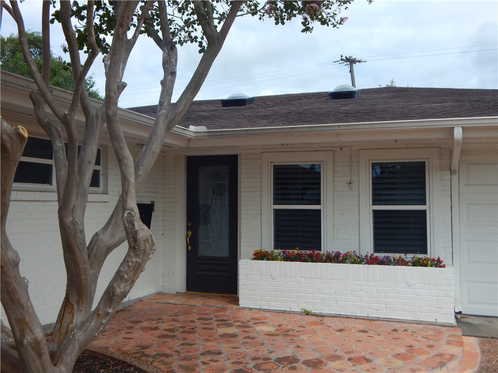 302 Dolphin Place Corpus Christi TX 78411