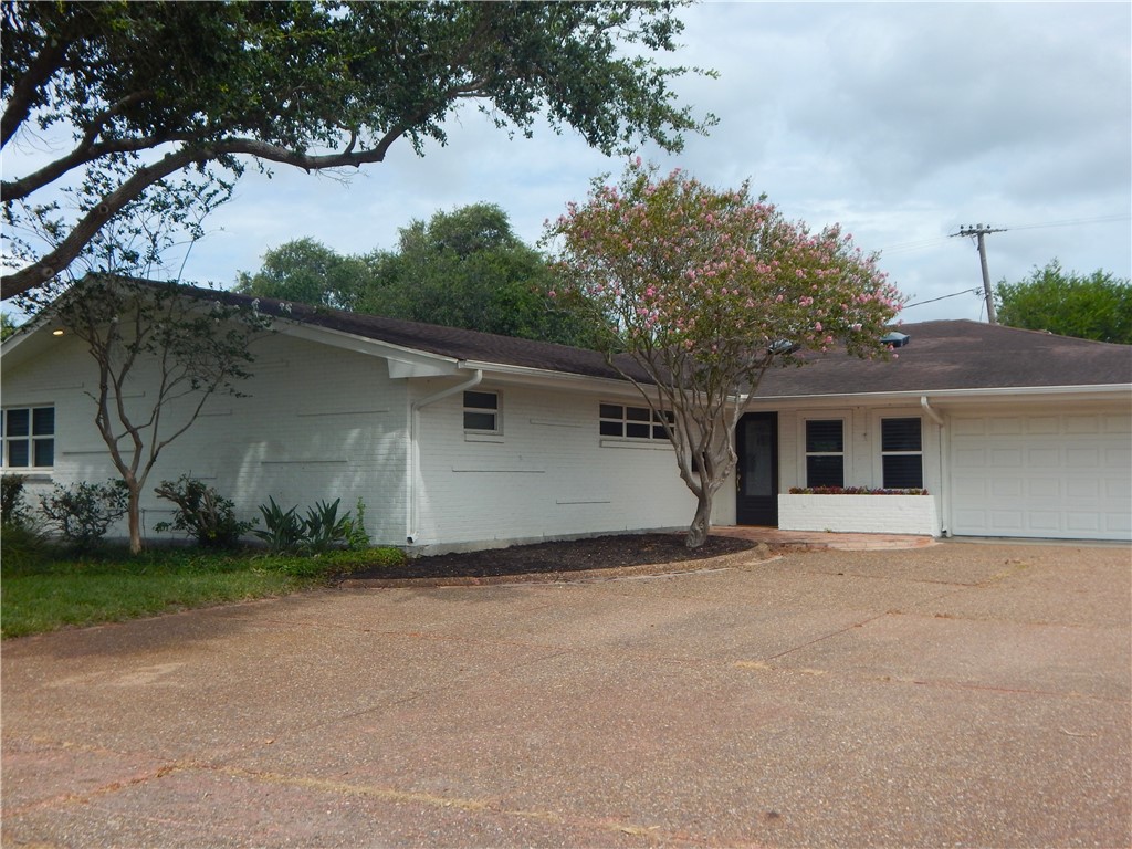 302 Dolphin Place Corpus Christi TX 78411