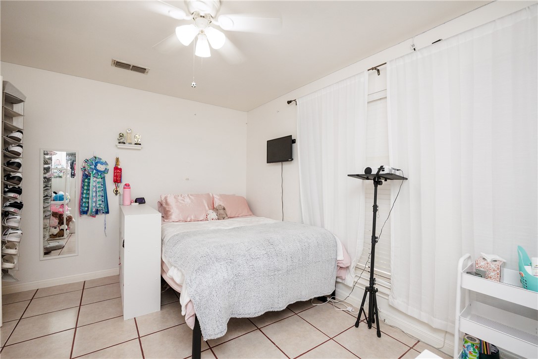 6106 Cheshire Drive Corpus Christi TX 78414
