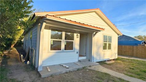 1106 N Berry Street Beeville TX 78102