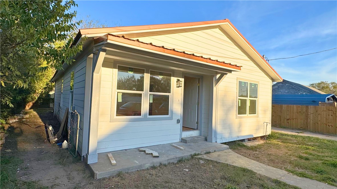1106 N Berry Street Beeville TX 78102