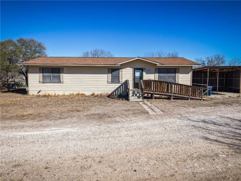 180 Recreation Road 8 Calliham TX 78007