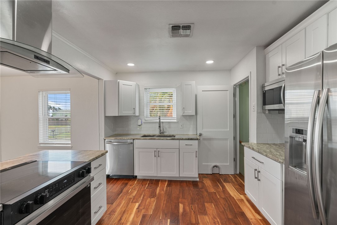 122 Riverdale Drive Corpus Christi TX 78418