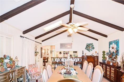 608 F Floresville TX 78114