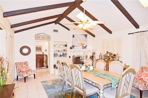 608 F Floresville TX 78114