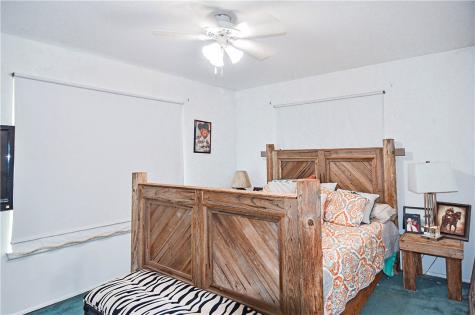 608 F Floresville TX 78114