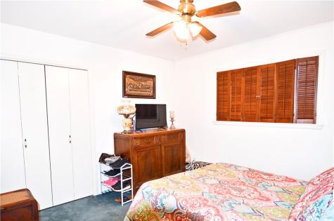 608 F Floresville TX 78114