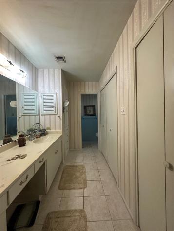 608 F Floresville TX 78114