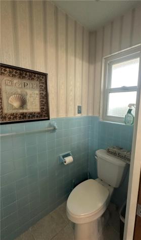 608 F Floresville TX 78114