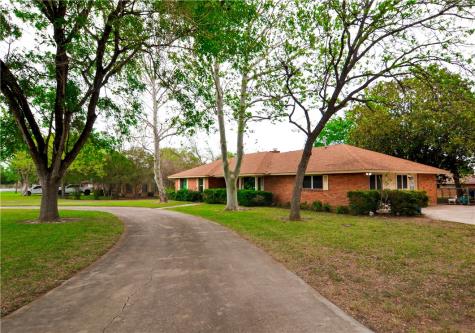 608 F Floresville TX 78114