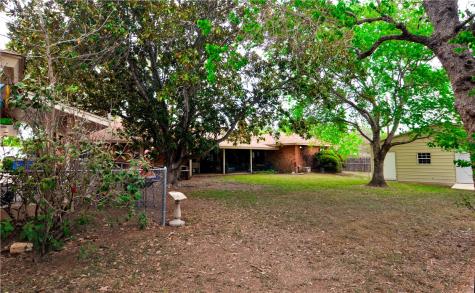 608 F Floresville TX 78114
