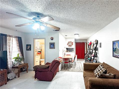 608 F Floresville TX 78114