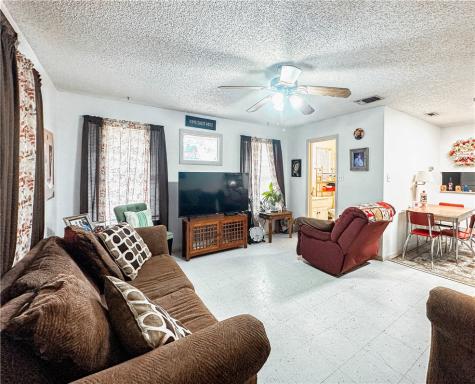 608 F Floresville TX 78114