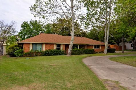 608 F Floresville TX 78114