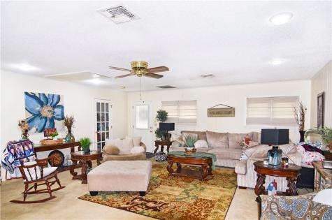 608 F Floresville TX 78114